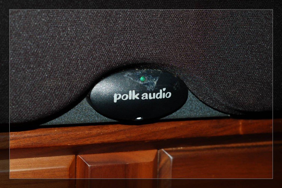 主動式中央聲道CS1000P..但接喇叭線的設計我覺得怪怪的