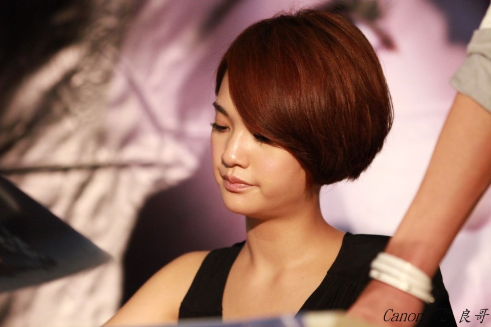 2011-0806- -楊丞琳-仰望正式發行簽唱_0069.jpg