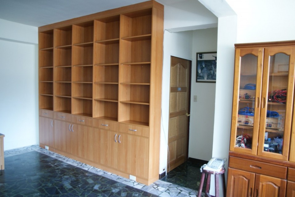 目前視聽室佈置-右邊