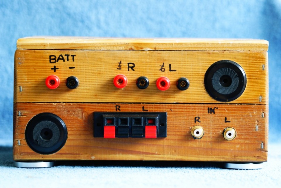 A.B類60W擴大機背面