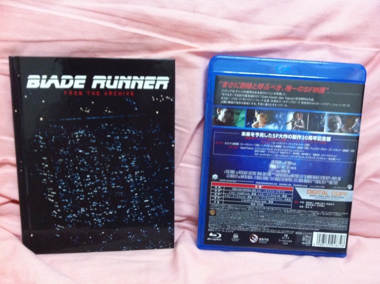 碟盒與畫冊背面