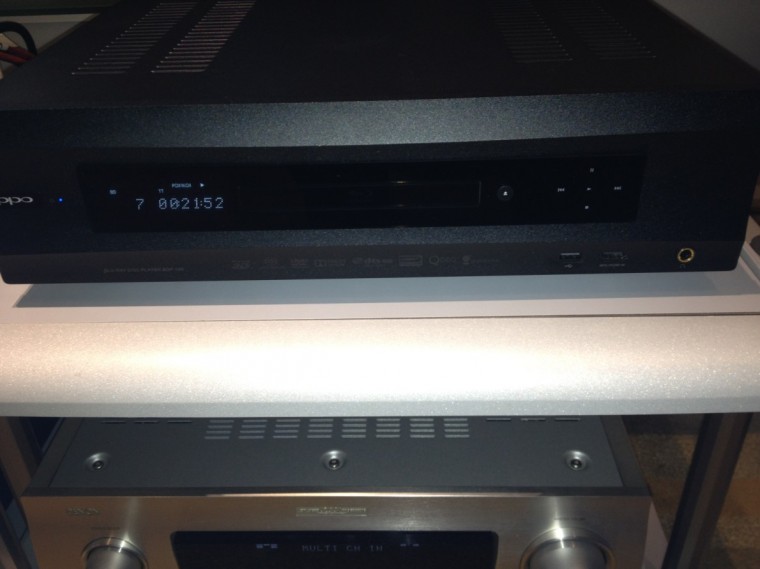 前面板除了多了个HDMI之外还有个耳机孔