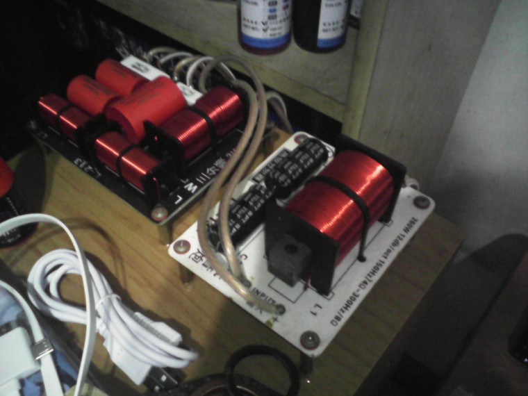 這是我買網路上的套件改的分音器