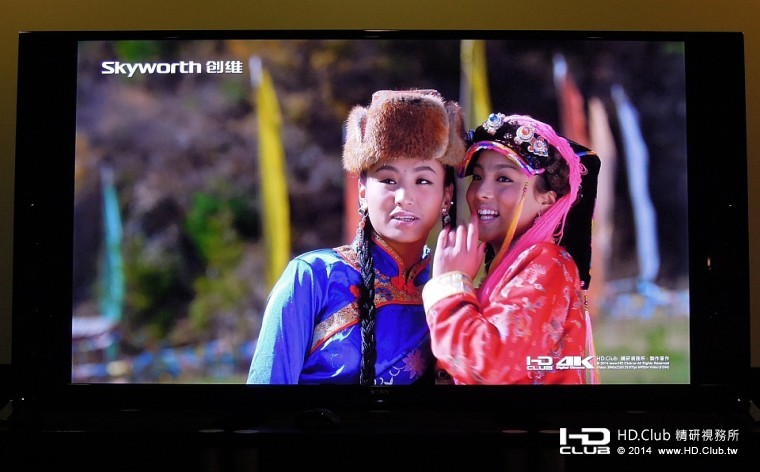 【九寨溝】當地的姐妹花，能歌善舞。為配合優美的景色，在西楓站長的導演下表演歌舞，自然而不做作，真是可 ...