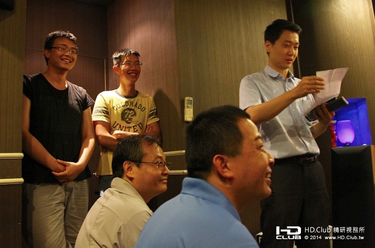 充滿歡樂氣氛，時而笑聲滿堂。觀賞影片的過程中，參加的會員都聚精會神，絕不放過任何細節。 ... ... ... . ...