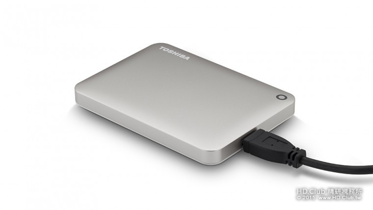 2.Toshiba推出Canvio Connect II外接式硬碟 產品圖(緞面金)。.jpg