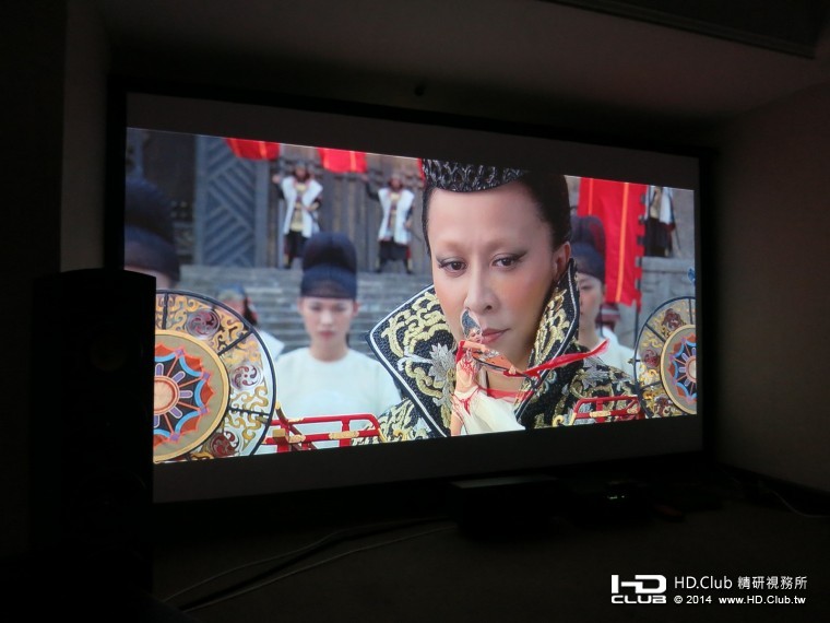 臉和衣領是立體的