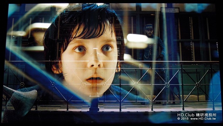 雨果影片中，小男孩烏黑油亮有層次的頭髮，不會有死黑的感覺。