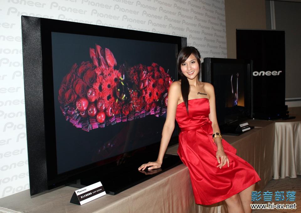 KRP-600M加上專用喇叭及桌上型腳架