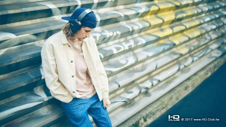 圖4)Sony MDR-XB950B1耳機內建續航力可支援18小時的長效電池 ，並提供在低電量時可切.jpg