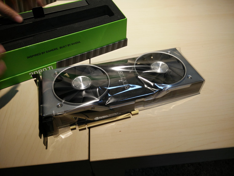 RTX 2080Ti  產品照1