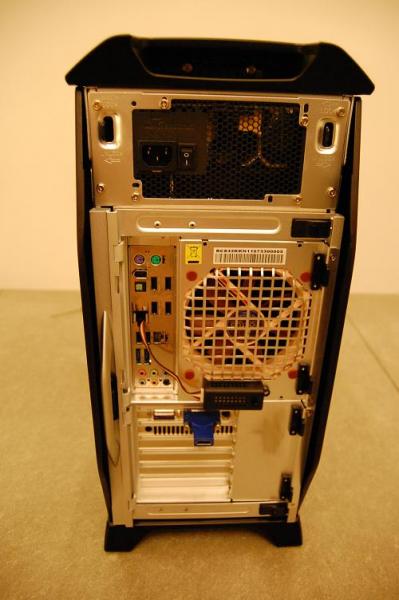 後蓋的樣子,全部都可以快拆,不需要螺絲起子