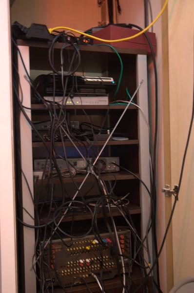 大家的痛..一堆線..藏在後面哈哈