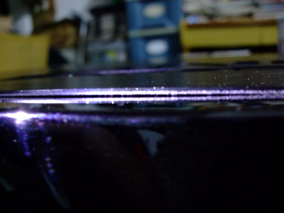 上蓋前緣沒卡榫會凸起！