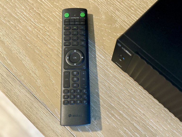 Zidoo UHD8000 Remote.jpg